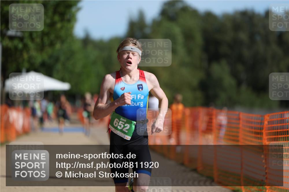 07.09.2025 - 19. Norderstedt Triathlon Michael Strokosch http://msf.ph/oto/8811920 07.09.2025 10:42:33 Laufen 652, 672, 686 meine-sportfotos.de