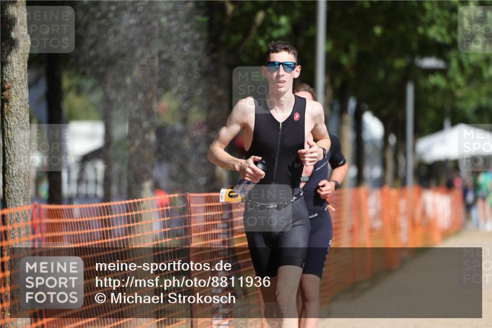 07.09.2025 - 19. Norderstedt Triathlon Michael Strokosch http://msf.ph/oto/8811936 07.09.2025 11:41:04 Laufen 1198, 1200 meine-sportfotos.de