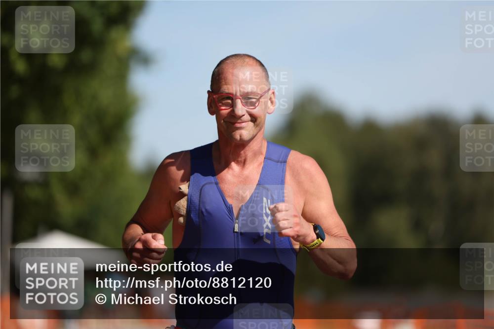 07.09.2025 - 19. Norderstedt Triathlon Michael Strokosch http://msf.ph/oto/8812120 07.09.2025 11:41:20 Laufen 821 meine-sportfotos.de