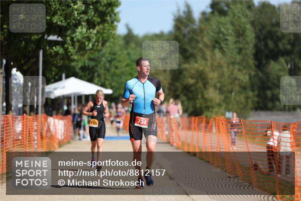07.09.2025 - 19. Norderstedt Triathlon Michael Strokosch http://msf.ph/oto/8812157 07.09.2025 11:41:40 Laufen 734, 1155 meine-sportfotos.de