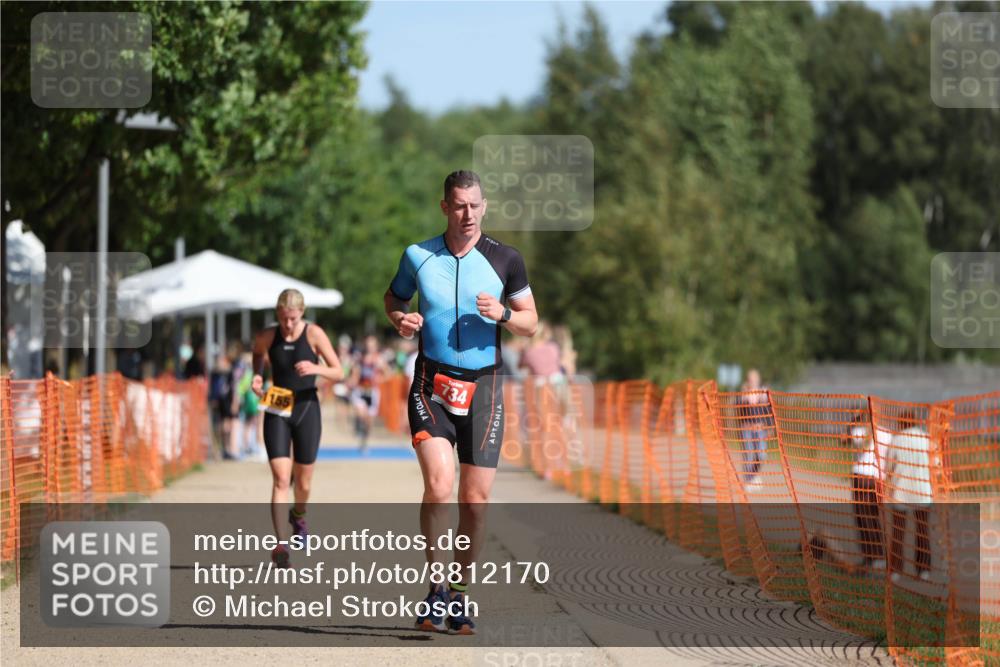 07.09.2025 - 19. Norderstedt Triathlon Michael Strokosch http://msf.ph/oto/8812170 07.09.2025 11:41:41 Laufen 734, 1155 meine-sportfotos.de