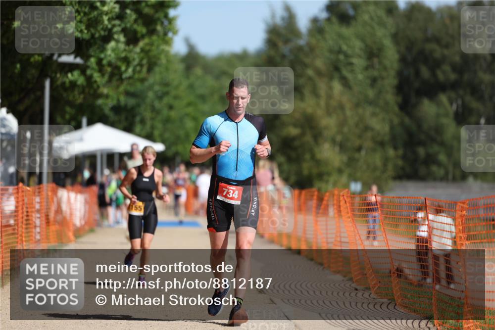 07.09.2025 - 19. Norderstedt Triathlon Michael Strokosch http://msf.ph/oto/8812187 07.09.2025 11:41:41 Laufen 734, 1155 meine-sportfotos.de