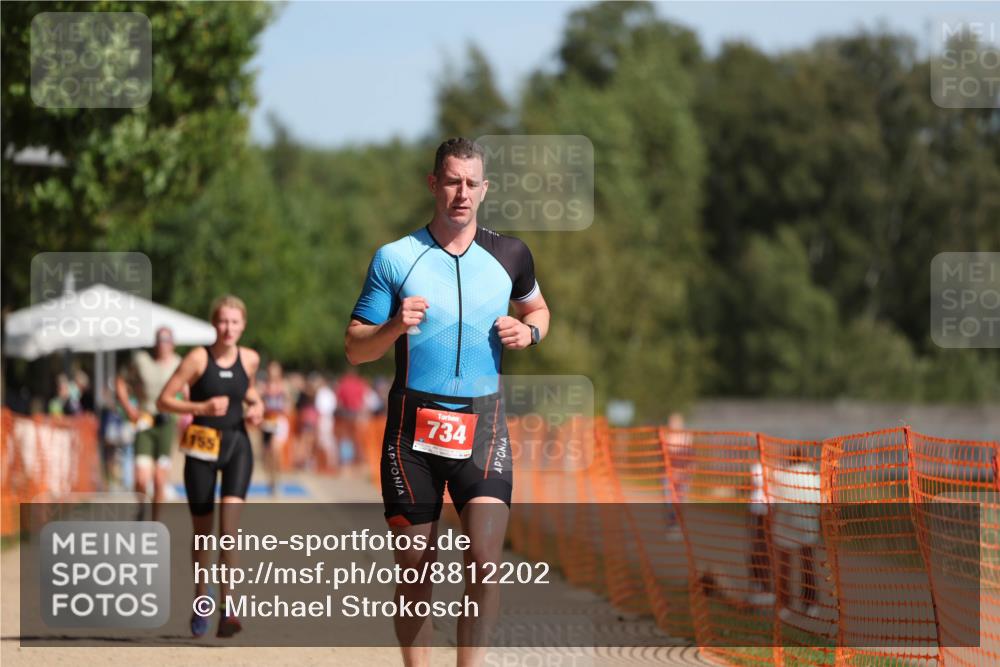 07.09.2025 - 19. Norderstedt Triathlon Michael Strokosch http://msf.ph/oto/8812202 07.09.2025 11:41:43 Laufen 734, 1155 meine-sportfotos.de