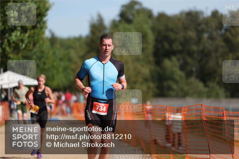 07.09.2025 - 19. Norderstedt Triathlon Michael Strokosch http://msf.ph/oto/8812210 07.09.2025 11:41:43 Laufen 734, 1155 meine-sportfotos.de