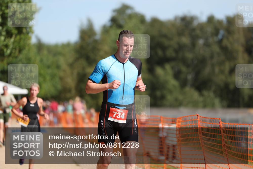 07.09.2025 - 19. Norderstedt Triathlon Michael Strokosch http://msf.ph/oto/8812228 07.09.2025 11:41:44 Laufen 734, 1155 meine-sportfotos.de