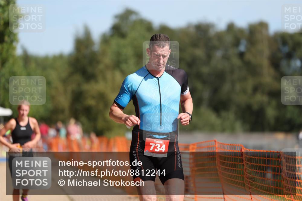 07.09.2025 - 19. Norderstedt Triathlon Michael Strokosch http://msf.ph/oto/8812244 07.09.2025 11:41:44 Laufen 734, 1155 meine-sportfotos.de