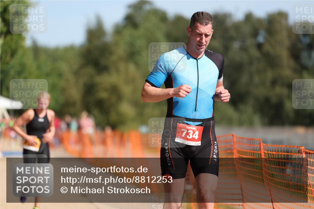 07.09.2025 - 19. Norderstedt Triathlon Michael Strokosch http://msf.ph/oto/8812253 07.09.2025 11:41:44 Laufen 734, 1155 meine-sportfotos.de