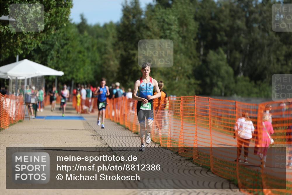 07.09.2025 - 19. Norderstedt Triathlon Michael Strokosch http://msf.ph/oto/8812386 07.09.2025 10:43:20 Laufen 684 meine-sportfotos.de