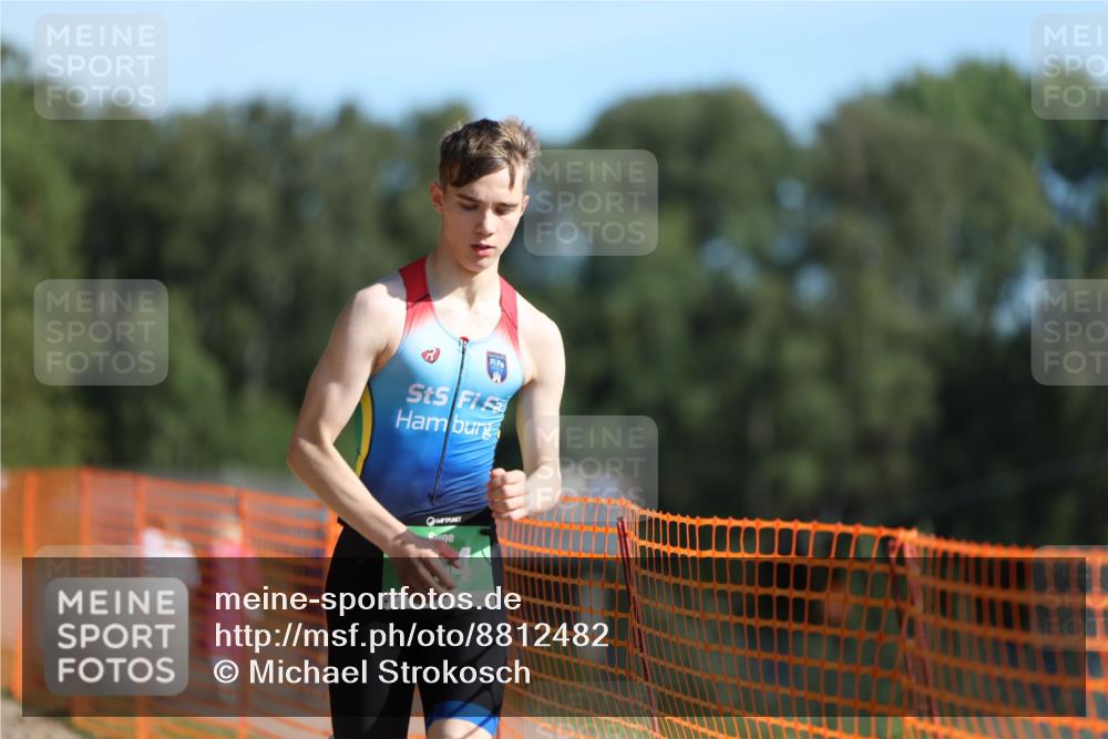 07.09.2025 - 19. Norderstedt Triathlon Michael Strokosch http://msf.ph/oto/8812482 07.09.2025 10:43:24 Laufen 676, 684 meine-sportfotos.de