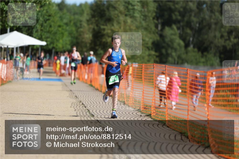 07.09.2025 - 19. Norderstedt Triathlon Michael Strokosch http://msf.ph/oto/8812514 07.09.2025 10:43:26 Laufen 676, 684 meine-sportfotos.de