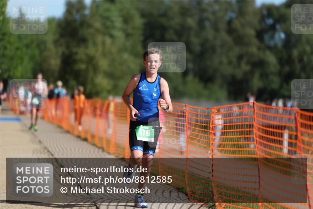 07.09.2025 - 19. Norderstedt Triathlon Michael Strokosch http://msf.ph/oto/8812585 07.09.2025 10:43:28 Laufen 676, 684 meine-sportfotos.de
