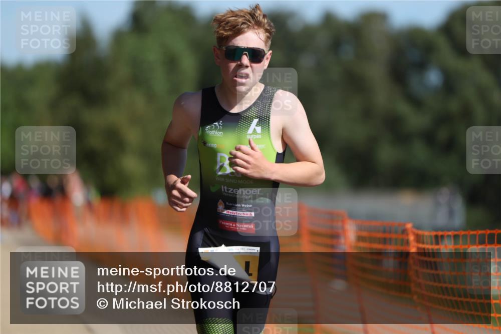 07.09.2025 - 19. Norderstedt Triathlon Michael Strokosch http://msf.ph/oto/8812707 07.09.2025 11:42:05 Laufen 200, 1164, 1180 meine-sportfotos.de