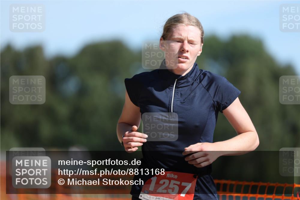 07.09.2025 - 19. Norderstedt Triathlon Michael Strokosch http://msf.ph/oto/8813168 07.09.2025 11:42:28 Laufen 1152, 1257 meine-sportfotos.de