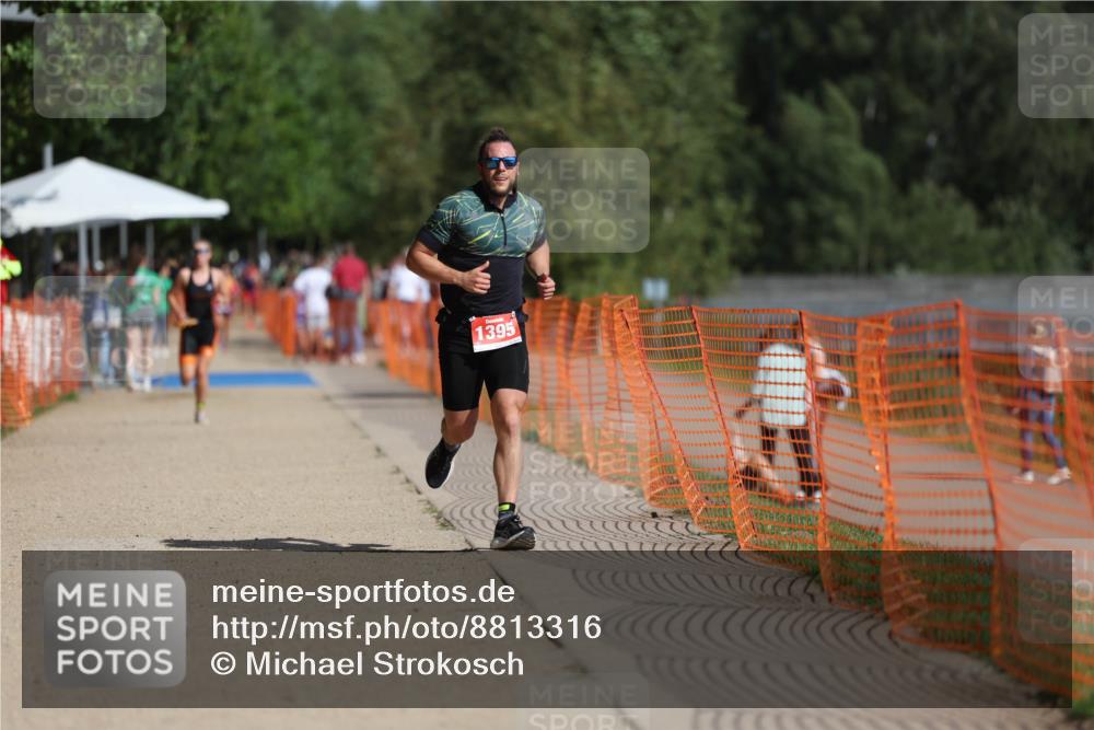 07.09.2025 - 19. Norderstedt Triathlon Michael Strokosch http://msf.ph/oto/8813316 07.09.2025 11:42:38 Laufen 1152, 1395 meine-sportfotos.de