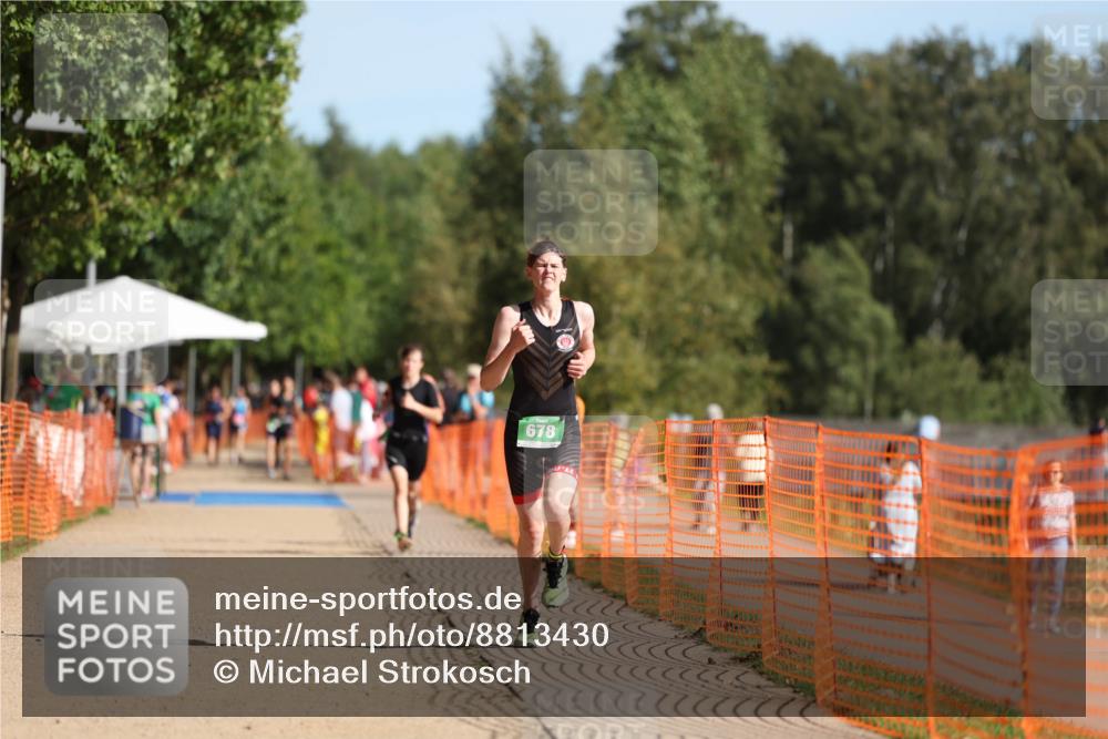07.09.2025 - 19. Norderstedt Triathlon Michael Strokosch http://msf.ph/oto/8813430 07.09.2025 10:44:30 Laufen 678 meine-sportfotos.de