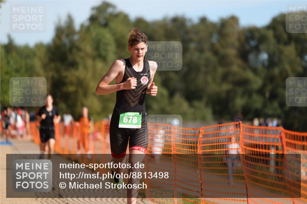 07.09.2025 - 19. Norderstedt Triathlon Michael Strokosch http://msf.ph/oto/8813498 07.09.2025 10:44:32 Laufen 64, 637, 678 meine-sportfotos.de