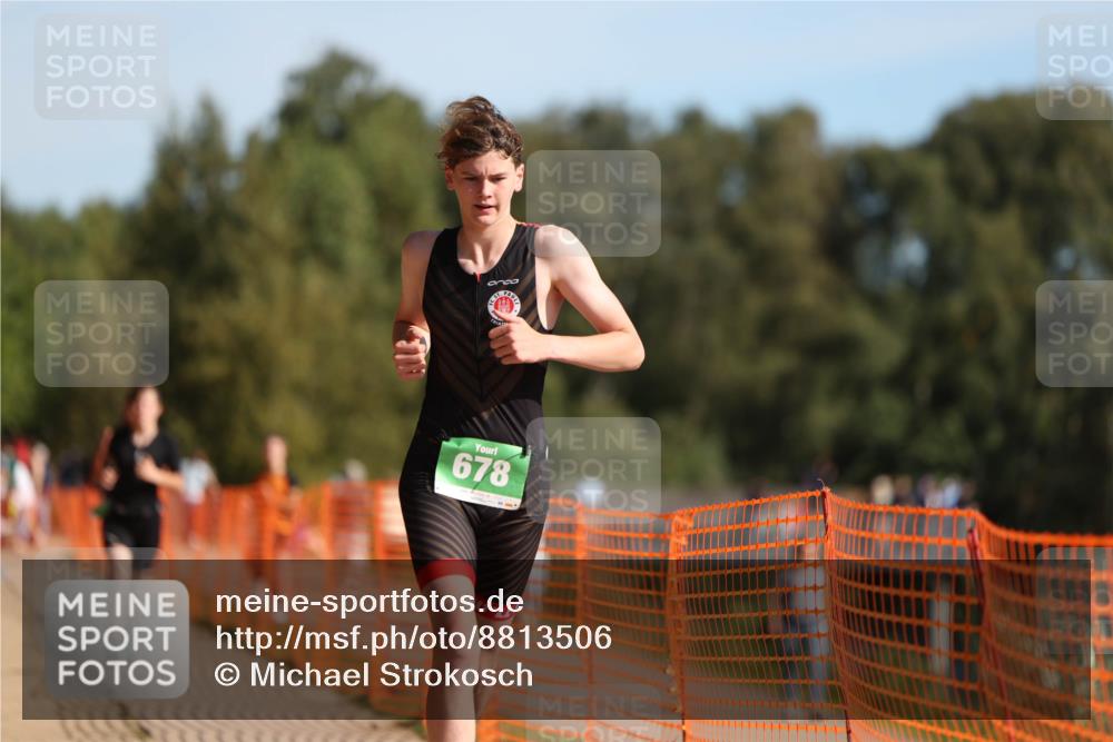 07.09.2025 - 19. Norderstedt Triathlon Michael Strokosch http://msf.ph/oto/8813506 07.09.2025 10:44:33 Laufen 64, 637, 678 meine-sportfotos.de