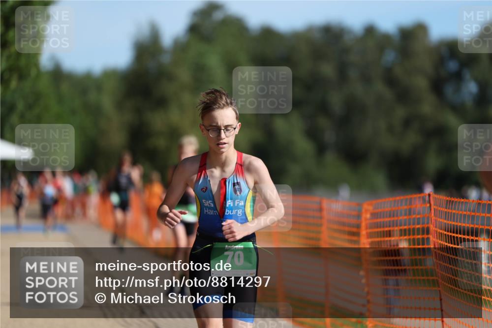 07.09.2025 - 19. Norderstedt Triathlon Michael Strokosch http://msf.ph/oto/8814297 07.09.2025 10:45:15 Laufen 70, 114, 682 meine-sportfotos.de