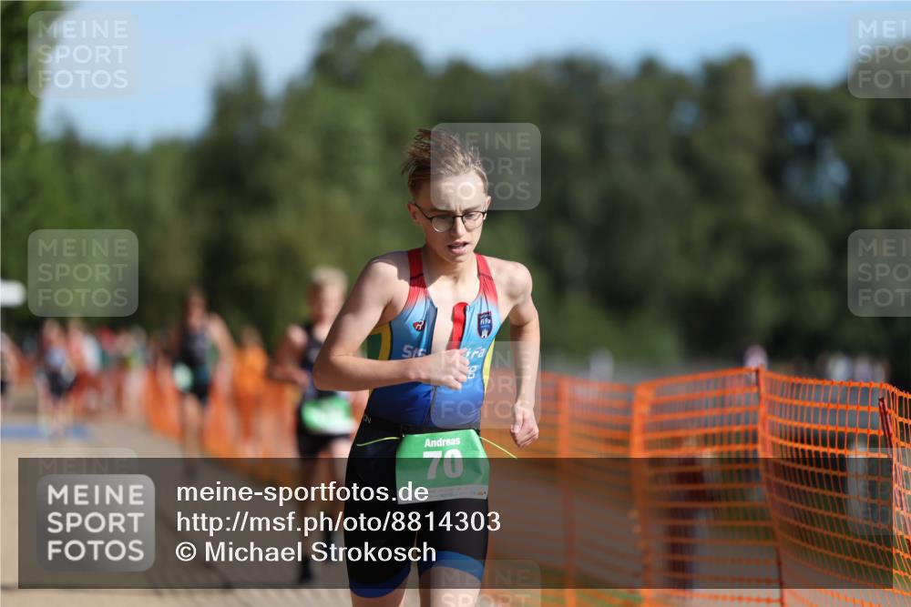 07.09.2025 - 19. Norderstedt Triathlon Michael Strokosch http://msf.ph/oto/8814303 07.09.2025 10:45:15 Laufen 70, 114, 682 meine-sportfotos.de