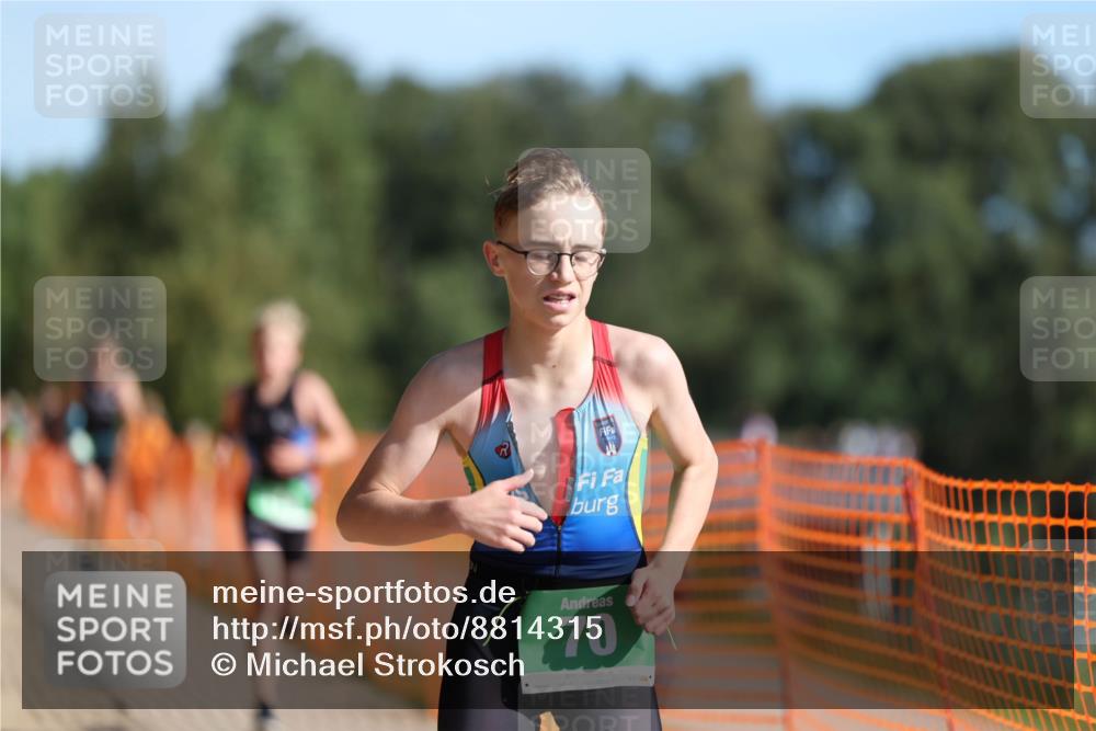07.09.2025 - 19. Norderstedt Triathlon Michael Strokosch http://msf.ph/oto/8814315 07.09.2025 10:45:15 Laufen 70, 114, 682 meine-sportfotos.de