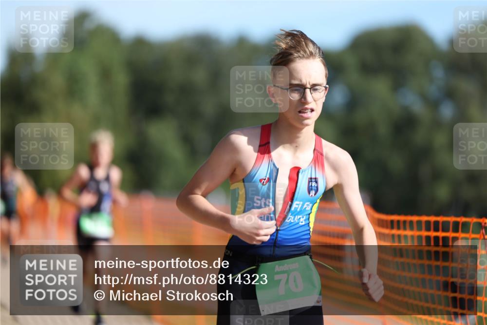 07.09.2025 - 19. Norderstedt Triathlon Michael Strokosch http://msf.ph/oto/8814323 07.09.2025 10:45:16 Laufen 70, 114, 668, 682 meine-sportfotos.de