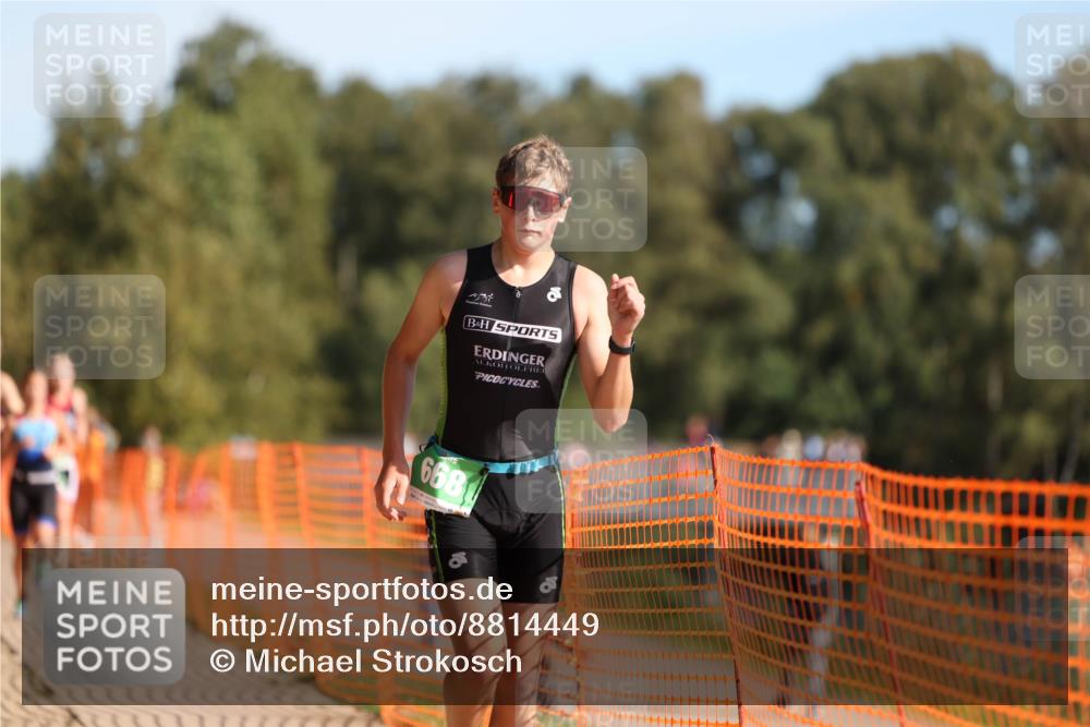 07.09.2025 - 19. Norderstedt Triathlon Michael Strokosch http://msf.ph/oto/8814449 07.09.2025 10:45:23 Laufen 57, 89, 104, 114, 668, 670 meine-sportfotos.de