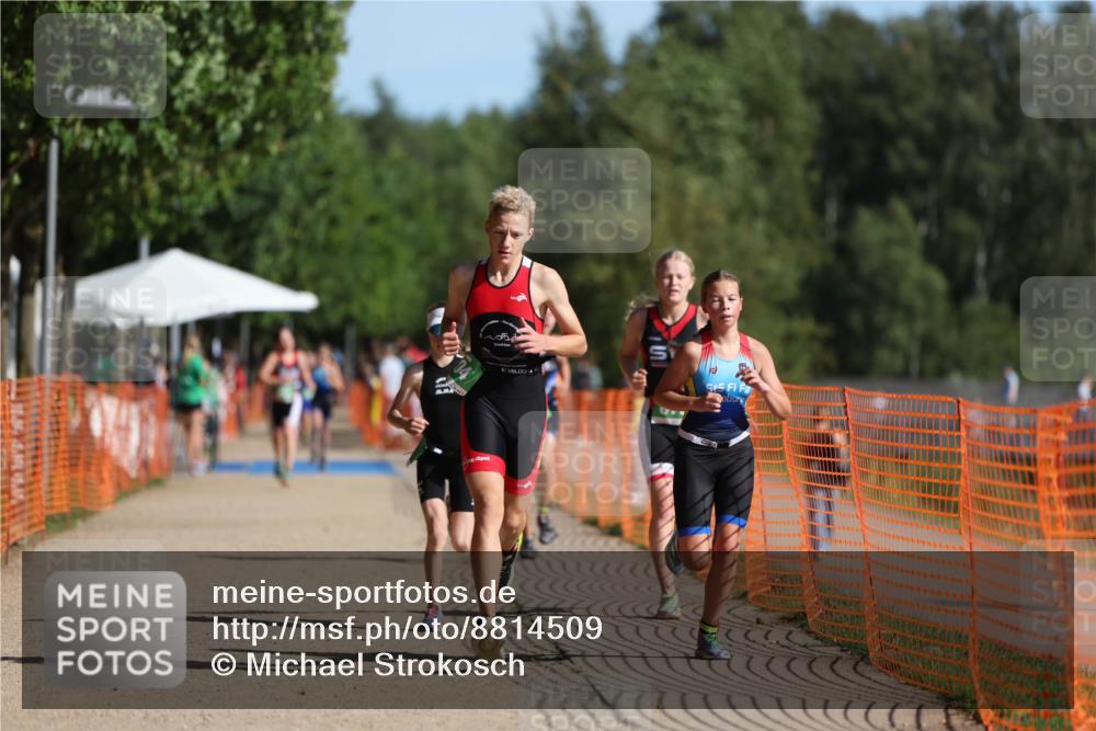 07.09.2025 - 19. Norderstedt Triathlon Michael Strokosch http://msf.ph/oto/8814509 07.09.2025 10:45:26 Laufen 57, 89, 104, 668, 669, 670 meine-sportfotos.de