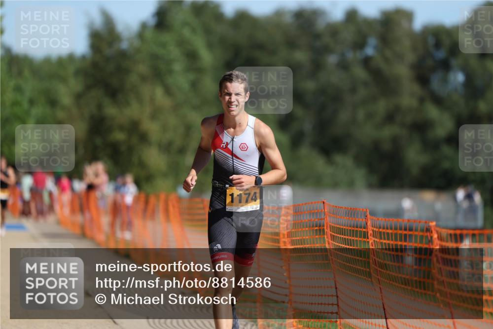 07.09.2025 - 19. Norderstedt Triathlon Michael Strokosch http://msf.ph/oto/8814586 07.09.2025 11:44:01 Laufen 1174, 1176, 1308 meine-sportfotos.de