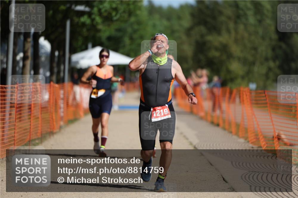 07.09.2025 - 19. Norderstedt Triathlon Michael Strokosch http://msf.ph/oto/8814759 07.09.2025 11:44:10 Laufen 1195, 1203, 1219 meine-sportfotos.de