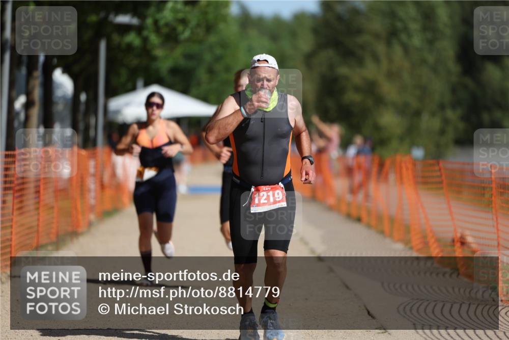 07.09.2025 - 19. Norderstedt Triathlon Michael Strokosch http://msf.ph/oto/8814779 07.09.2025 11:44:10 Laufen 1195, 1203, 1219 meine-sportfotos.de