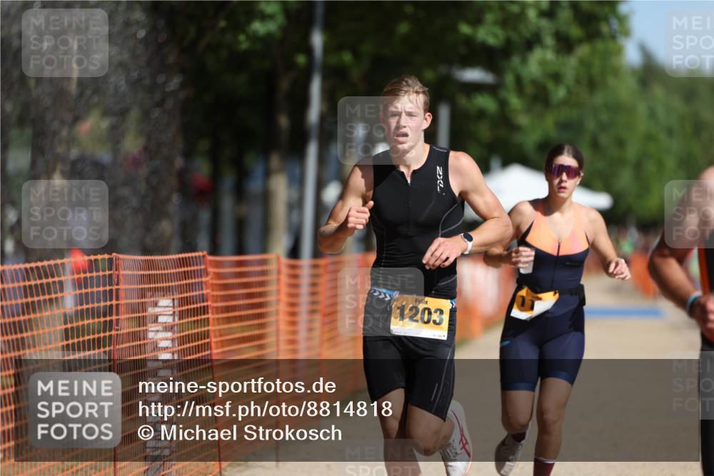 07.09.2025 - 19. Norderstedt Triathlon Michael Strokosch http://msf.ph/oto/8814818 07.09.2025 11:44:12 Laufen 1195, 1203, 1219 meine-sportfotos.de