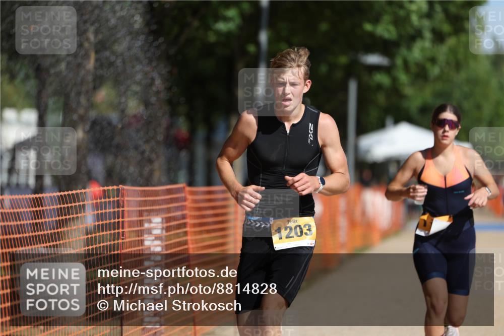 07.09.2025 - 19. Norderstedt Triathlon Michael Strokosch http://msf.ph/oto/8814828 07.09.2025 11:44:12 Laufen 1195, 1203, 1219 meine-sportfotos.de