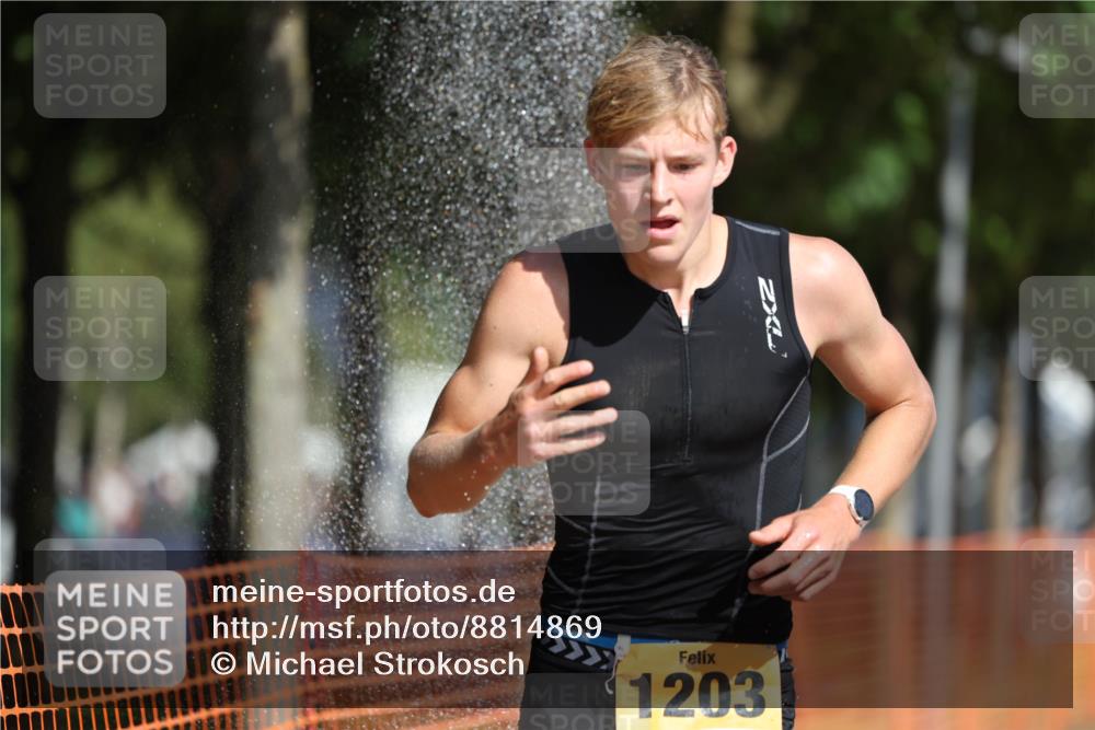 07.09.2025 - 19. Norderstedt Triathlon Michael Strokosch http://msf.ph/oto/8814869 07.09.2025 11:44:13 Laufen 1195, 1203, 1219 meine-sportfotos.de