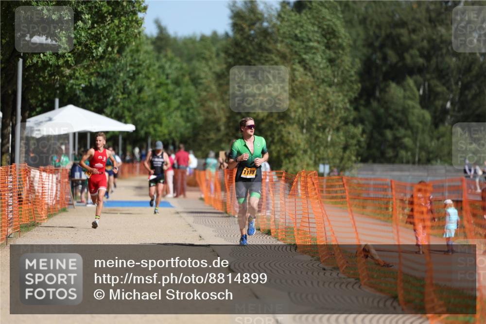 07.09.2025 - 19. Norderstedt Triathlon Michael Strokosch http://msf.ph/oto/8814899 07.09.2025 11:44:34 Laufen 1163, 1173 meine-sportfotos.de