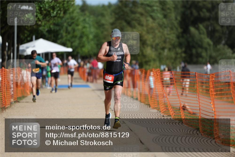 07.09.2025 - 19. Norderstedt Triathlon Michael Strokosch http://msf.ph/oto/8815129 07.09.2025 11:44:45 Laufen 806, 1163, 1173, 1210 meine-sportfotos.de