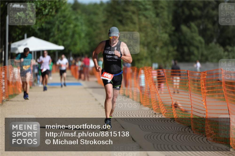 07.09.2025 - 19. Norderstedt Triathlon Michael Strokosch http://msf.ph/oto/8815138 07.09.2025 11:44:46 Laufen 806, 1163, 1210 meine-sportfotos.de