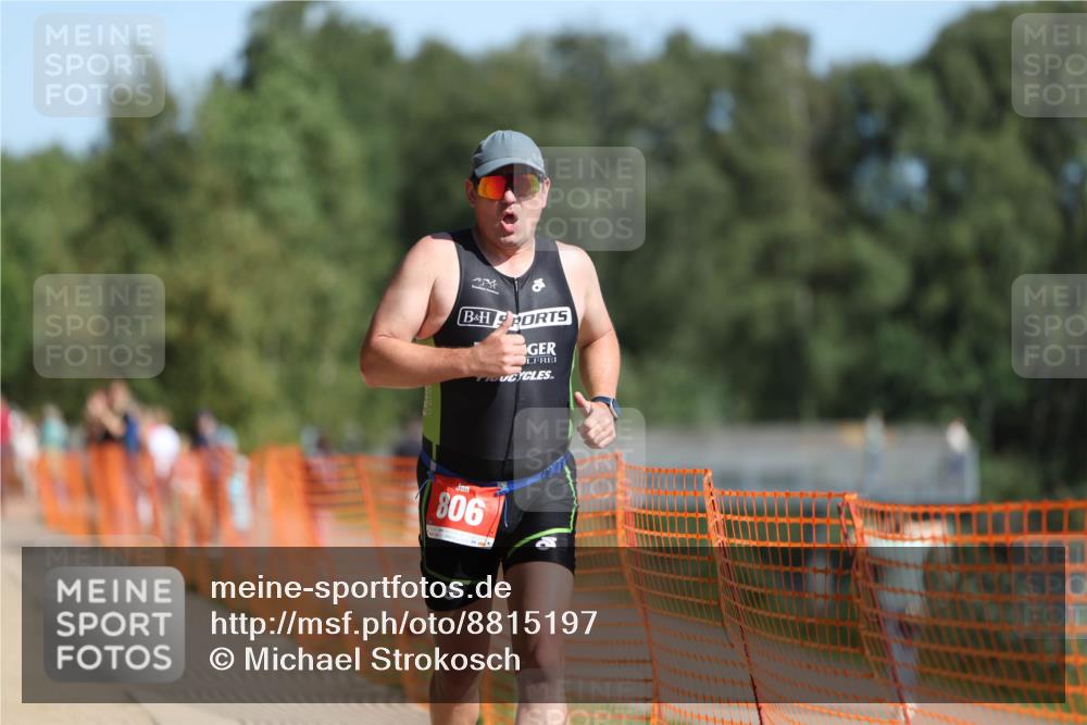 07.09.2025 - 19. Norderstedt Triathlon Michael Strokosch http://msf.ph/oto/8815197 07.09.2025 11:44:48 Laufen 806, 1210 meine-sportfotos.de
