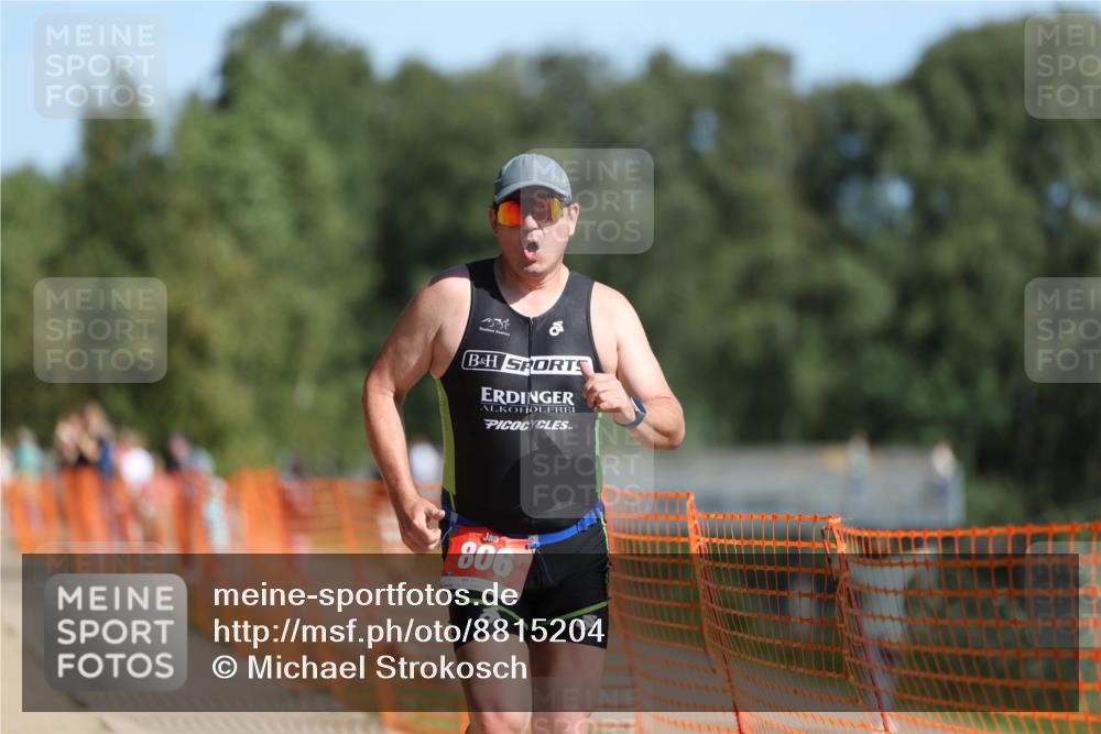 07.09.2025 - 19. Norderstedt Triathlon Michael Strokosch http://msf.ph/oto/8815204 07.09.2025 11:44:48 Laufen 806, 1210 meine-sportfotos.de
