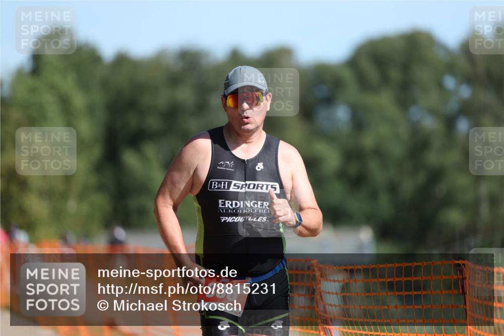 07.09.2025 - 19. Norderstedt Triathlon Michael Strokosch http://msf.ph/oto/8815231 07.09.2025 11:44:49 Laufen 806, 1210 meine-sportfotos.de