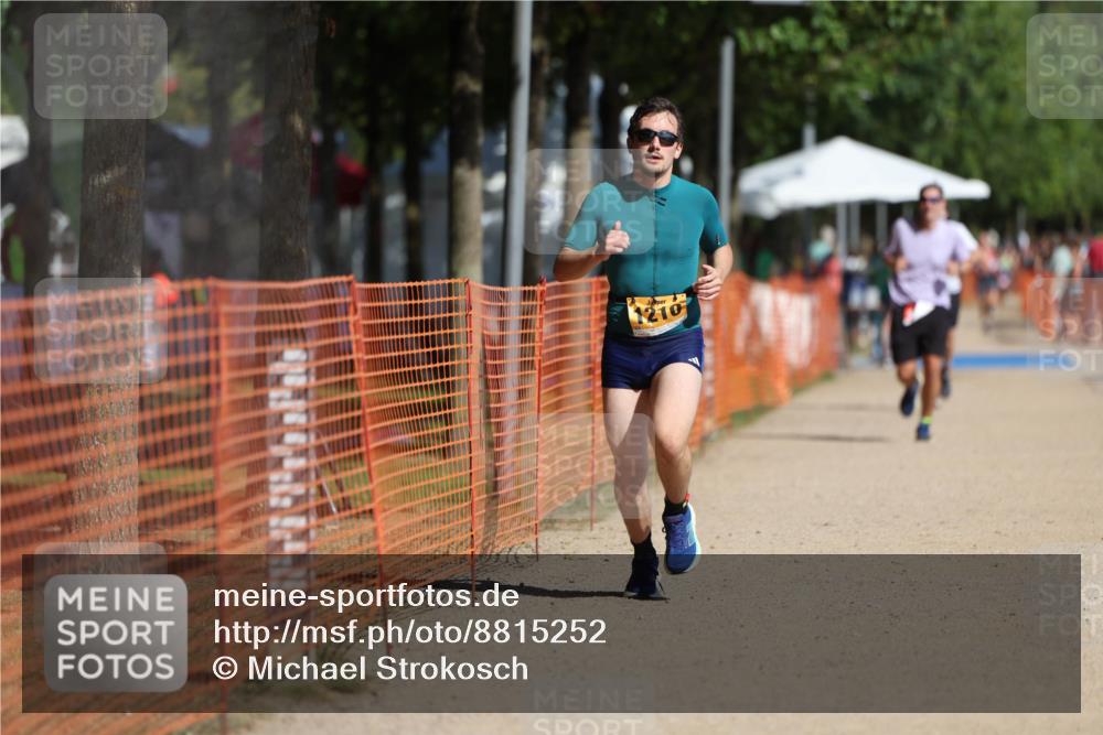 07.09.2025 - 19. Norderstedt Triathlon Michael Strokosch http://msf.ph/oto/8815252 07.09.2025 11:44:51 Laufen 806, 1210, 1274 meine-sportfotos.de
