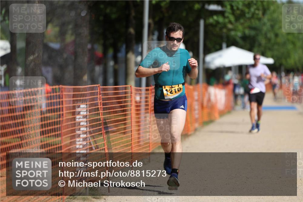 07.09.2025 - 19. Norderstedt Triathlon Michael Strokosch http://msf.ph/oto/8815273 07.09.2025 11:44:51 Laufen 806, 1210, 1274 meine-sportfotos.de