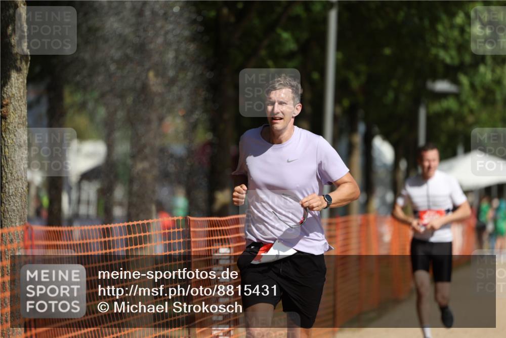 07.09.2025 - 19. Norderstedt Triathlon Michael Strokosch http://msf.ph/oto/8815431 07.09.2025 11:44:59 Laufen 300, 1274 meine-sportfotos.de