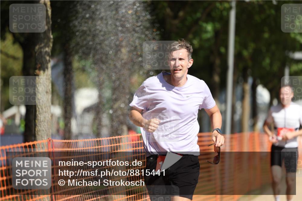 07.09.2025 - 19. Norderstedt Triathlon Michael Strokosch http://msf.ph/oto/8815441 07.09.2025 11:44:59 Laufen 300, 1274 meine-sportfotos.de
