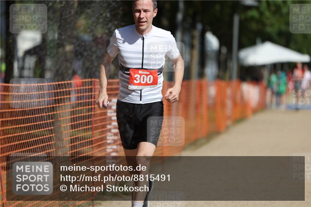 07.09.2025 - 19. Norderstedt Triathlon Michael Strokosch http://msf.ph/oto/8815491 07.09.2025 11:45:02 Laufen 300, 1274 meine-sportfotos.de