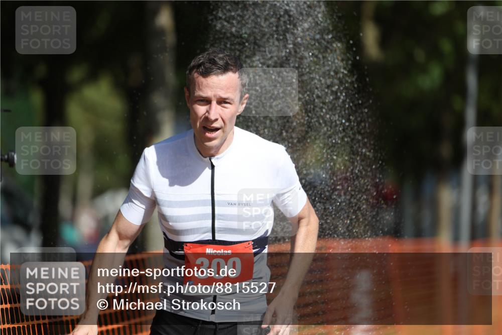 07.09.2025 - 19. Norderstedt Triathlon Michael Strokosch http://msf.ph/oto/8815527 07.09.2025 11:45:03 Laufen 300, 1274 meine-sportfotos.de