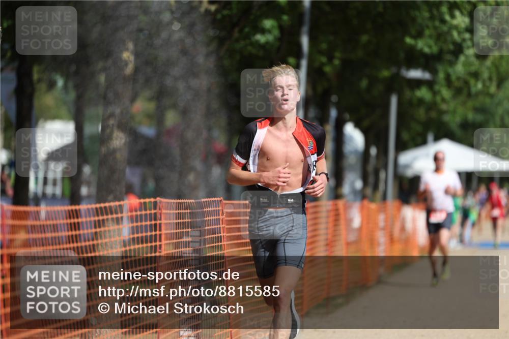 07.09.2025 - 19. Norderstedt Triathlon Michael Strokosch http://msf.ph/oto/8815585 07.09.2025 11:45:14 Laufen 1202 meine-sportfotos.de