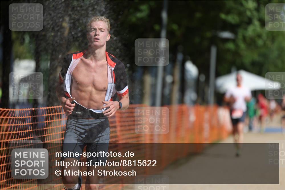 07.09.2025 - 19. Norderstedt Triathlon Michael Strokosch http://msf.ph/oto/8815622 07.09.2025 11:45:15 Laufen 1202, 1253 meine-sportfotos.de