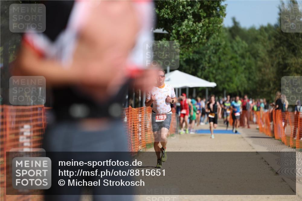 07.09.2025 - 19. Norderstedt Triathlon Michael Strokosch http://msf.ph/oto/8815651 07.09.2025 11:45:17 Laufen 1202, 1253 meine-sportfotos.de