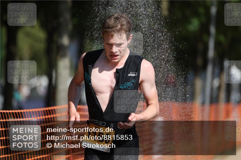 07.09.2025 - 19. Norderstedt Triathlon Michael Strokosch http://msf.ph/oto/8815853 07.09.2025 11:45:28 Laufen 1166 meine-sportfotos.de