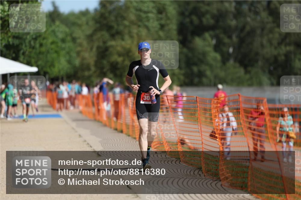07.09.2025 - 19. Norderstedt Triathlon Michael Strokosch http://msf.ph/oto/8816380 07.09.2025 11:46:05 Laufen 276, 306, 1165 meine-sportfotos.de